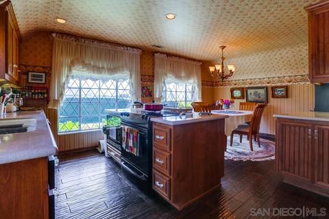 4550 Panorama Dr, La Mesa, CA 91941 photo 13