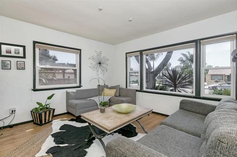 606 Brooks St, Oceanside, CA 92054 photo 4