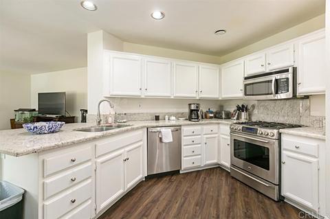 1199 Sunglow Dr, Oceanside, CA 92056 photo 3