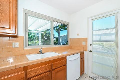 8527 Rosada Way, El Cajon, CA 92021 photo 11