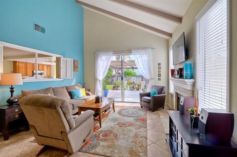 1966 Elm Ridge Dr, Vista, CA 92081 photo 4