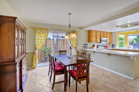 1966 Elm Ridge Dr, Vista, CA 92081 photo 8