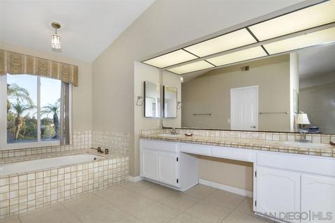 1425 Cortina Cir, Escondido, CA 92029 photo 17