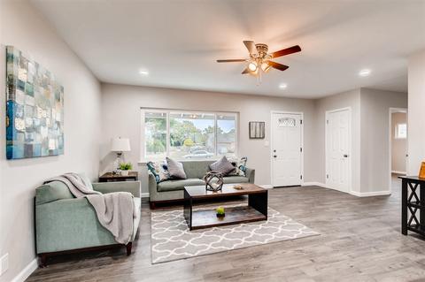 1052 Swallow Dr, Vista, CA 92083 photo 5