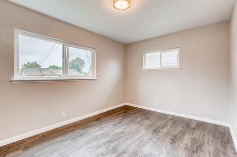 1052 Swallow Dr, Vista, CA 92083 photo 18