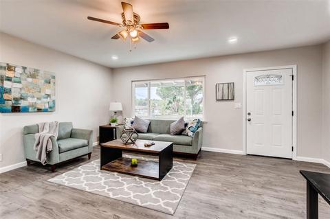 1052 Swallow Dr, Vista, CA 92083 photo 4
