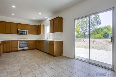 535 Moyla Ct, Oceanside, CA 92058 photo 6