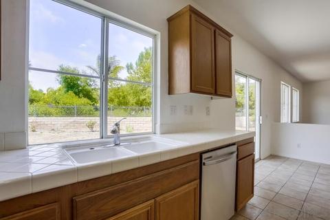 535 Moyla Ct, Oceanside, CA 92058 photo 9