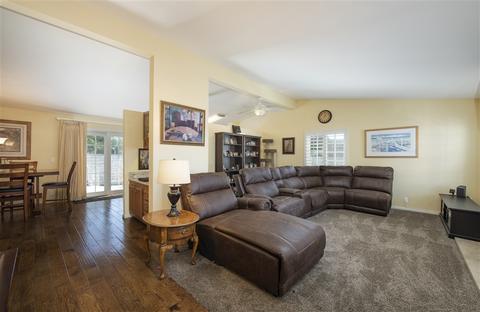 3594 Amber Ln, Oceanside, CA 92056 photo 2