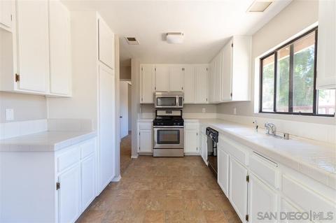 2199 Firethorn Glen Ave, Escondido, CA 92027 photo 3