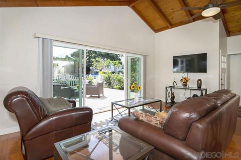 132 D Ave, Coronado, CA 92118 photo 4