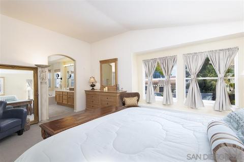 2465 Bear Rock Gln, Escondido, CA 92026 photo 1