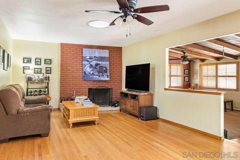 82 E Whitney St, Chula Vista, CA 91910 photo 4