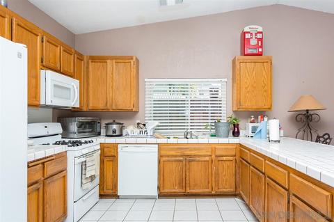 574 Tag Ln, Ramona, CA 92065 photo 14
