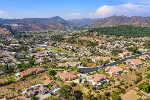 2811 Windstone Gln, Escondido, CA 92027 photo 5