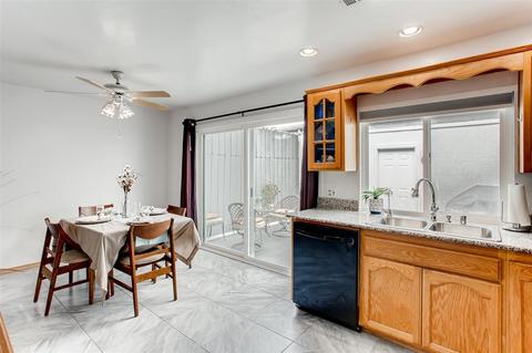 9411 Carlton Oaks Dr UNIT C, Santee, CA 92071 photo 8