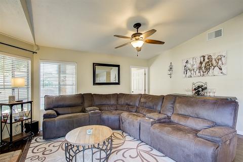 478 Devonshire Gln, Escondido, CA 92027 photo 5