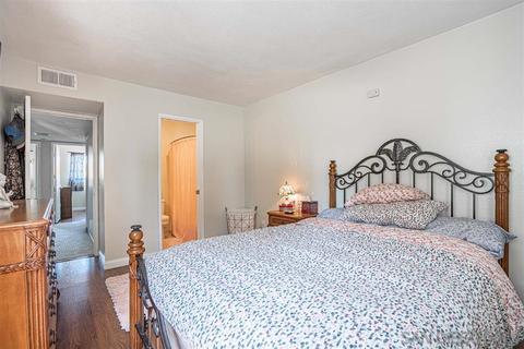 9401 Carlton Oaks Dr #B, Santee, CA 92071 photo 18
