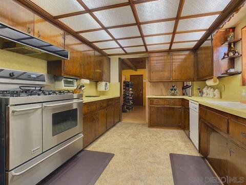 10733 Del Rio Rd, Spring Valley, CA 91978 photo 3