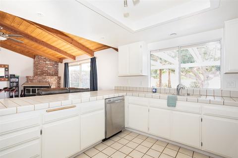 484 Merida Dr, Fallbrook, CA 92028 photo 9