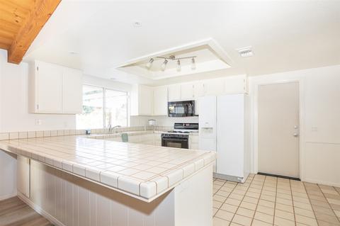 484 Merida Dr, Fallbrook, CA 92028 photo 10