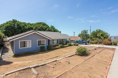 484 Merida Dr, Fallbrook, CA 92028 photo 2