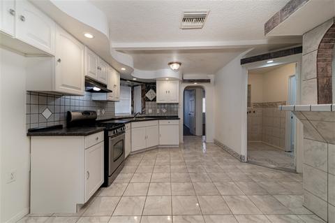 684 W Heil, El Centro, CA 92243 photo 8