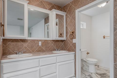 684 W Heil, El Centro, CA 92243 photo 17