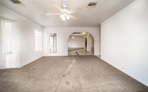 684 W Heil, El Centro, CA 92243 photo 5