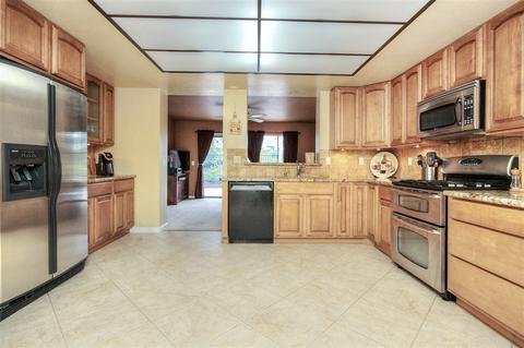1779 Avenida Segovia, Oceanside, CA 92056 photo 9