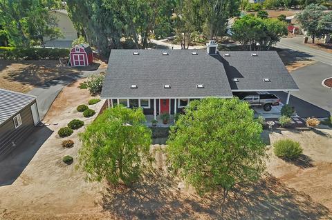 1939 Calmin Dr, Fallbrook, CA 92028 photo 3