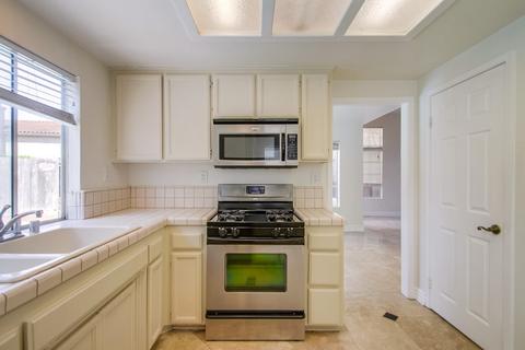 335 Springtree Pl, Escondido, CA 92026 photo 7