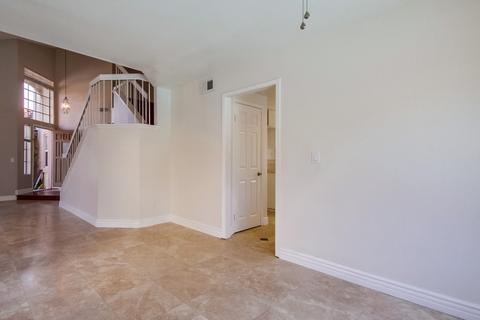 335 Springtree Pl, Escondido, CA 92026 photo 3