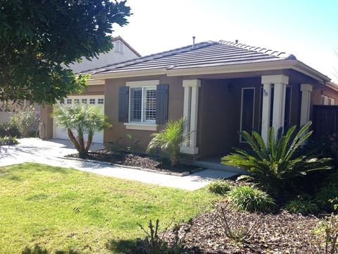 1059 Eliot St, Oceanside, CA 92057 photo 2