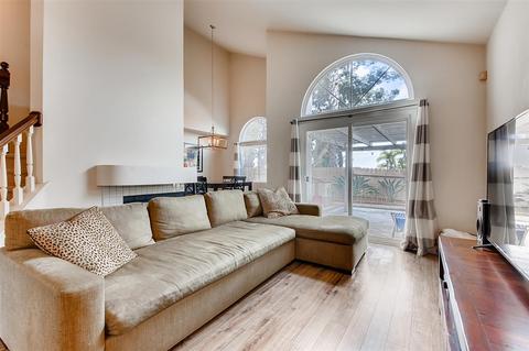 1536 Madrid, Vista, CA 92081 photo 4