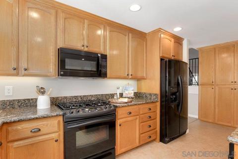 4800 Glen St, La Mesa, CA 91941 photo 6