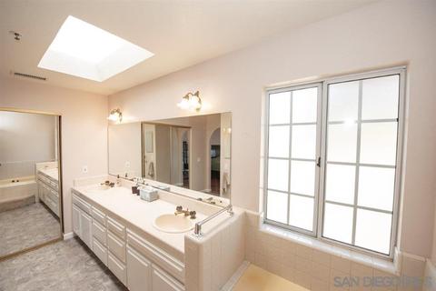 319 E Clemmens Ln, Fallbrook, CA 92028 photo 14