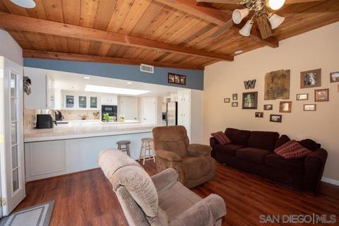 319 E Clemmens Ln, Fallbrook, CA 92028 photo 3