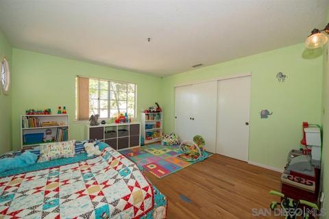 319 E Clemmens Ln, Fallbrook, CA 92028 photo 9