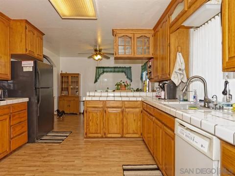 14829 Oak Creek Rd, El Cajon, CA 92021 photo 5