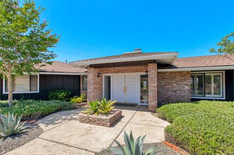 949 Riverview Dr, Fallbrook, CA 92028 photo 1