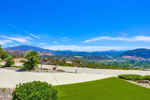 15736 Broad Oaks Rd, El Cajon, CA 92021 photo 2
