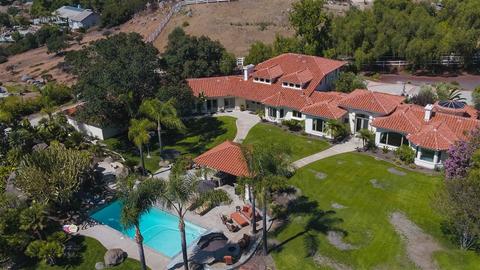 2037 Via Trueno, Alpine, CA 91901 photo 2