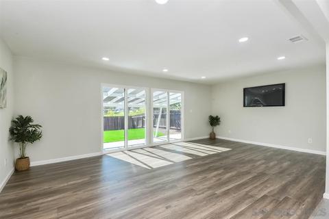 524 Ruxton Ave, Spring Valley, CA 91977 photo 4