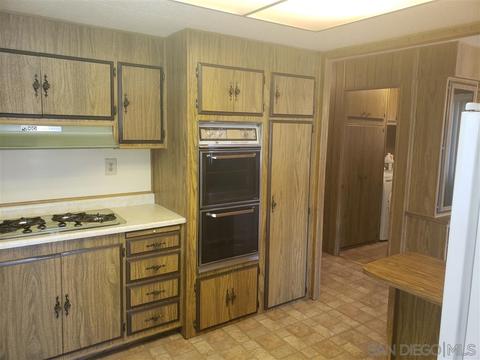 1010 E Bobier Dr #8, Vista, CA 92084 photo 9