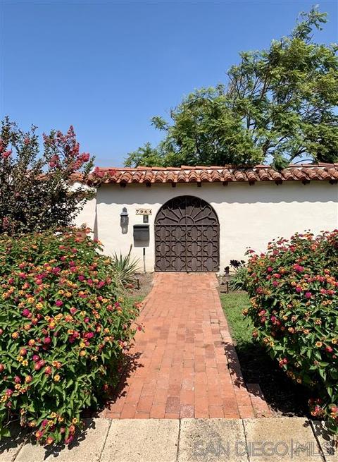 7964 Roseland Dr, La Jolla, CA 92037 photo 5
