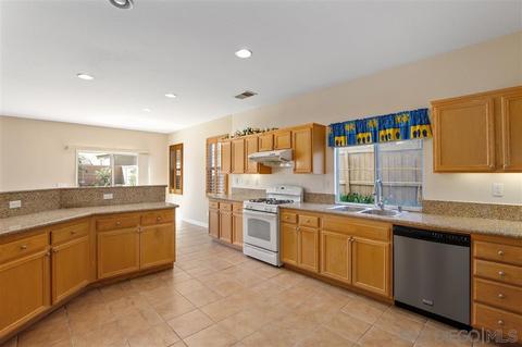 3173 Toopal Dr, Oceanside, CA 92058 photo 10