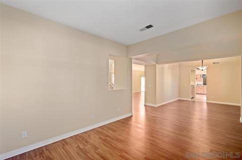 3173 Toopal Dr, Oceanside, CA 92058 photo 2