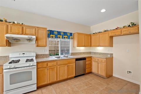 3173 Toopal Dr, Oceanside, CA 92058 photo 11