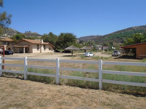 2015 Orange Ave, Ramona, CA 92065 photo 2